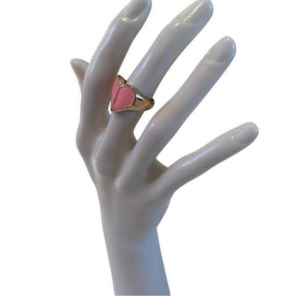 Pink Heart Gold Tone Ring in Ladies Sz. 7. Cute Valentine’s Day Gift Idea. - Picture 2 of 5